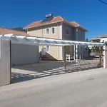 Morris וילה נידרי
