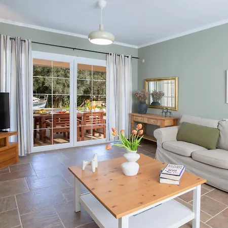 Morris Villa Nydri (Lefkada)